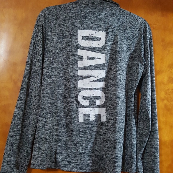 Under Armour Tops - Under Armour women's heather gray top sweat wicking size medium